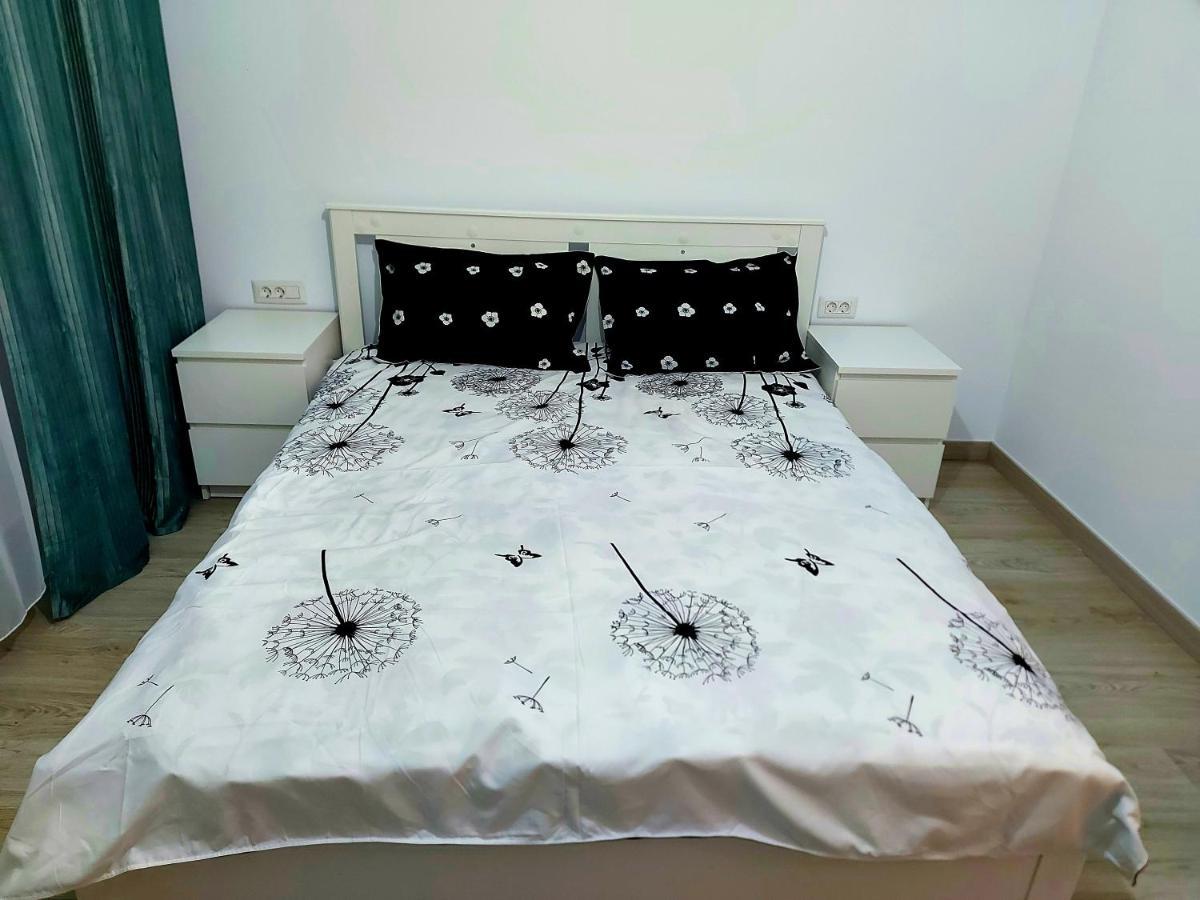 Black&White Suites Craiova Exteriör bild