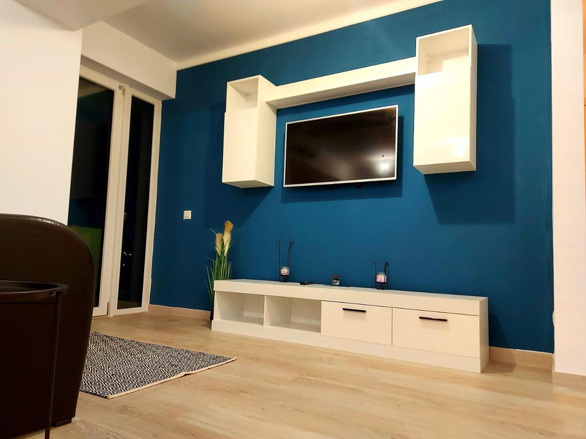 Black&White Suites Craiova Exteriör bild