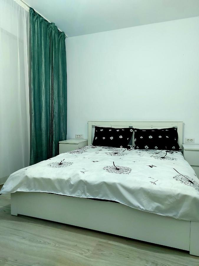 Black&White Suites Craiova Exteriör bild